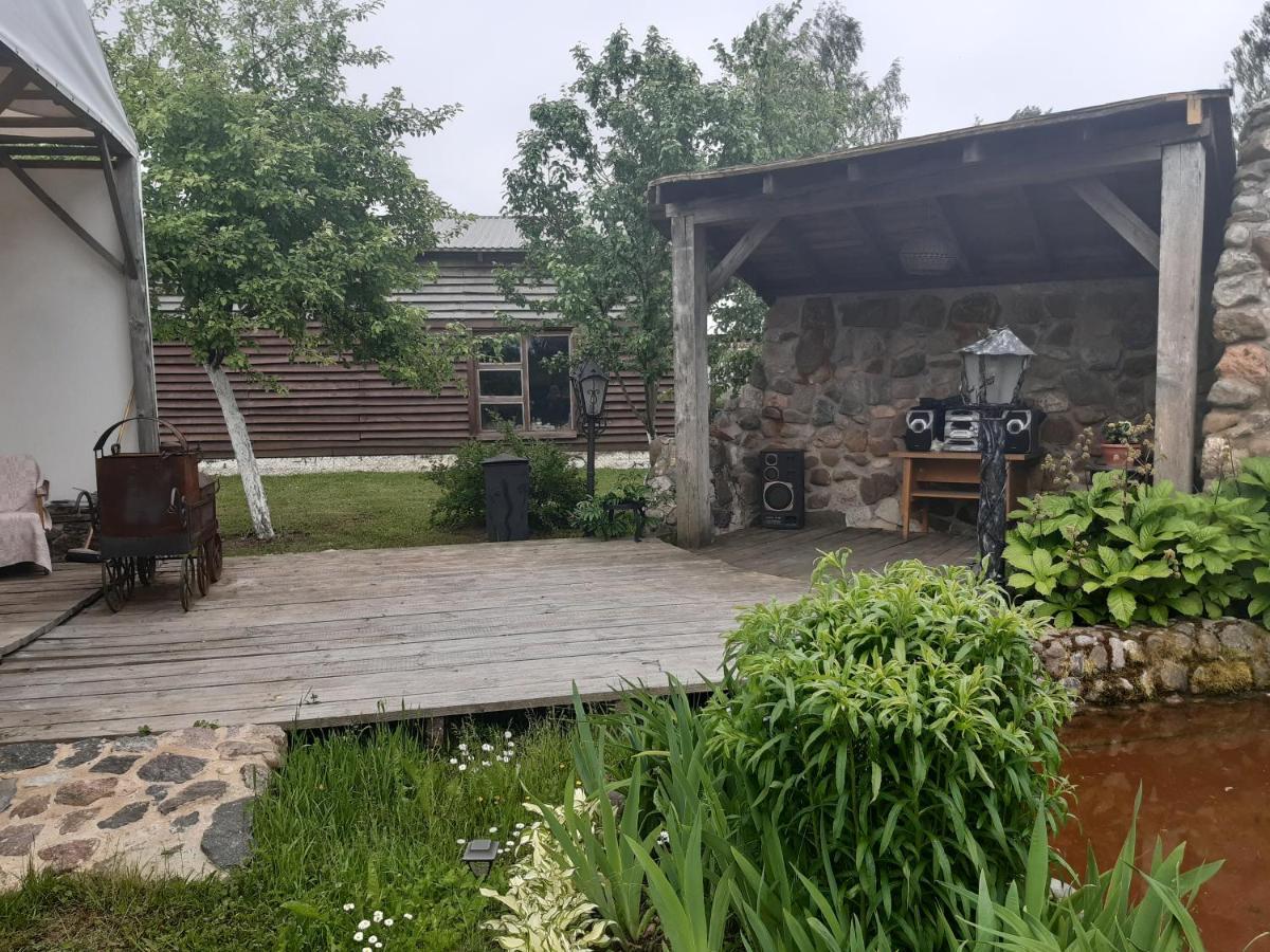 Viesu Nams "Laimes Pakavs" Hotel Straupe Bagian luar foto