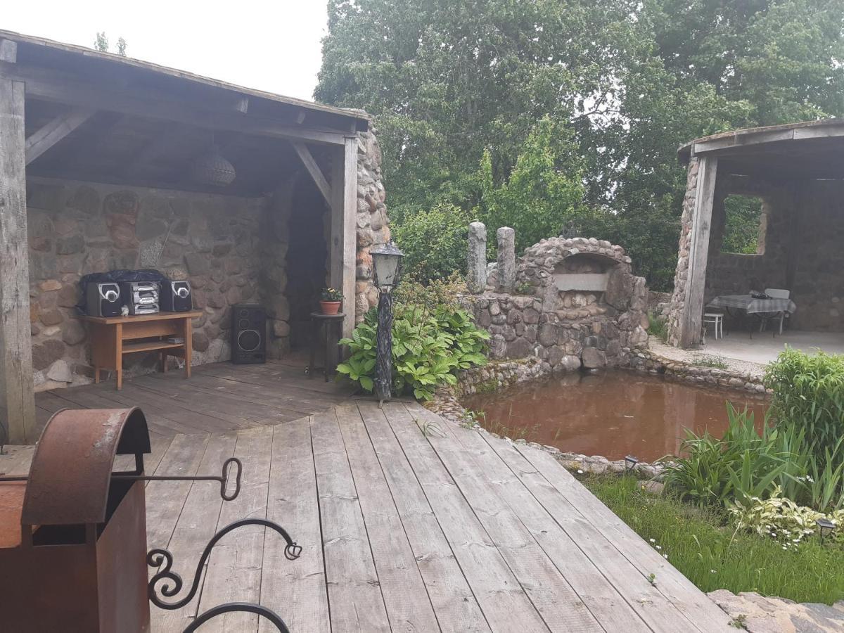 Viesu Nams "Laimes Pakavs" Hotel Straupe Bagian luar foto