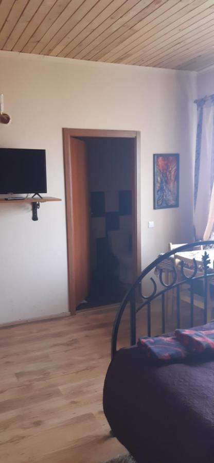 Viesu Nams "Laimes Pakavs" Hotel Straupe Bagian luar foto