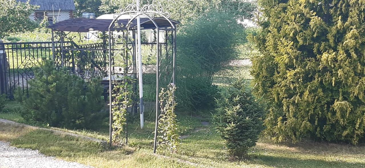 Viesu Nams "Laimes Pakavs" Hotel Straupe Bagian luar foto